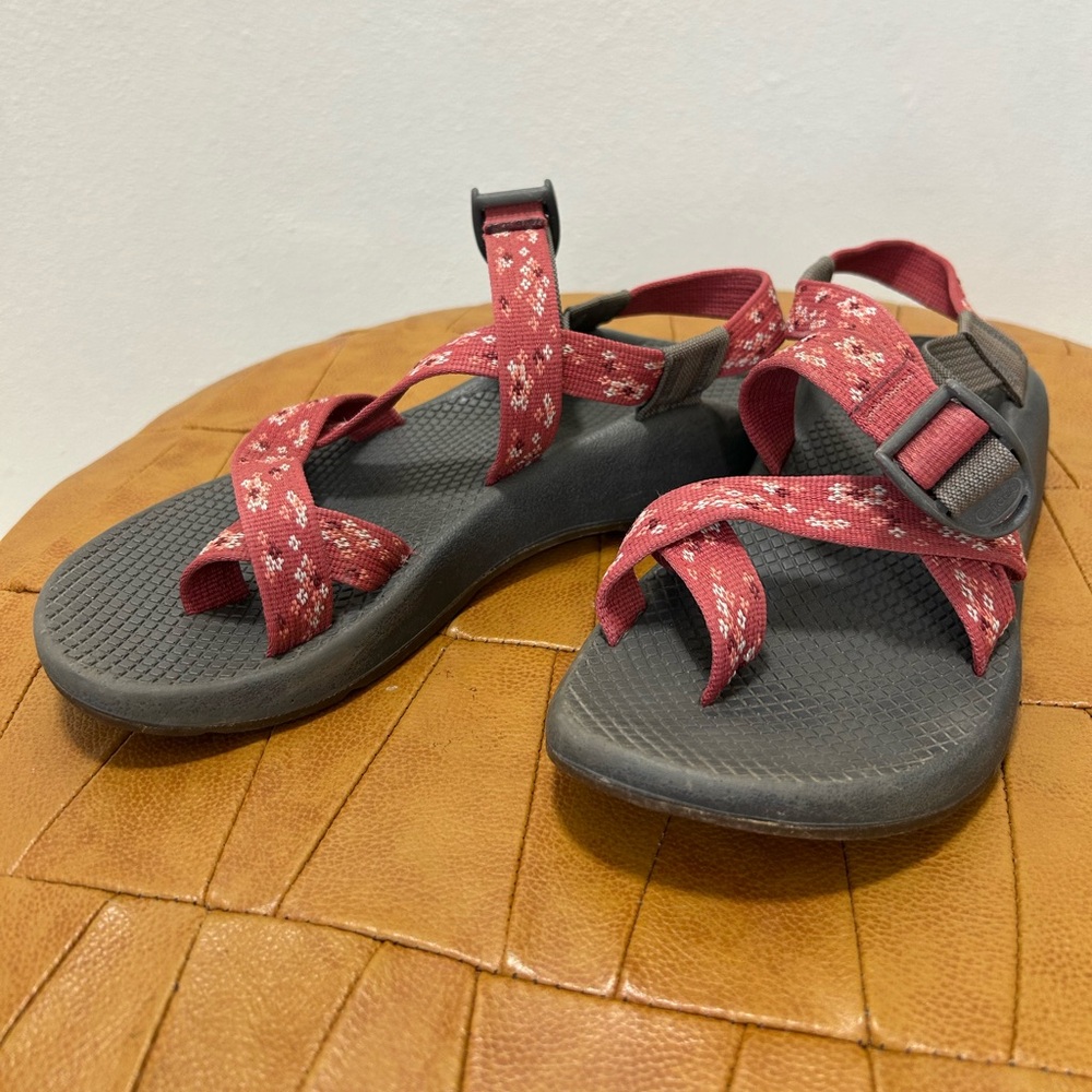 Size 7 Women’s Chacos